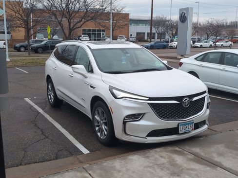 Used 2024 Buick Enclave Avenir w/ Avenir Technology Package image 11