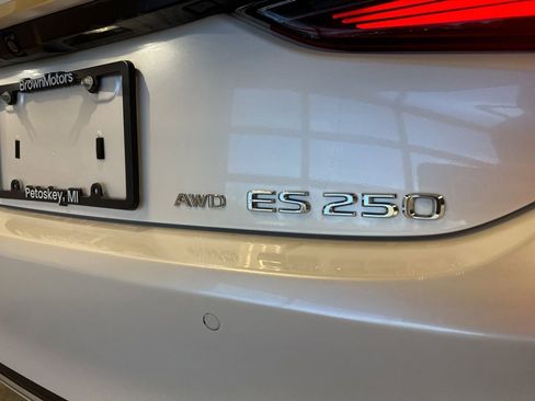 Used 2021 Lexus ES 250 w/ Premium Package AWD/4WD image 37