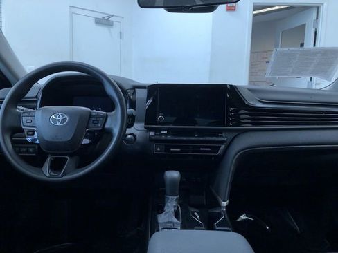 Used 2025 Toyota Camry LE image 17
