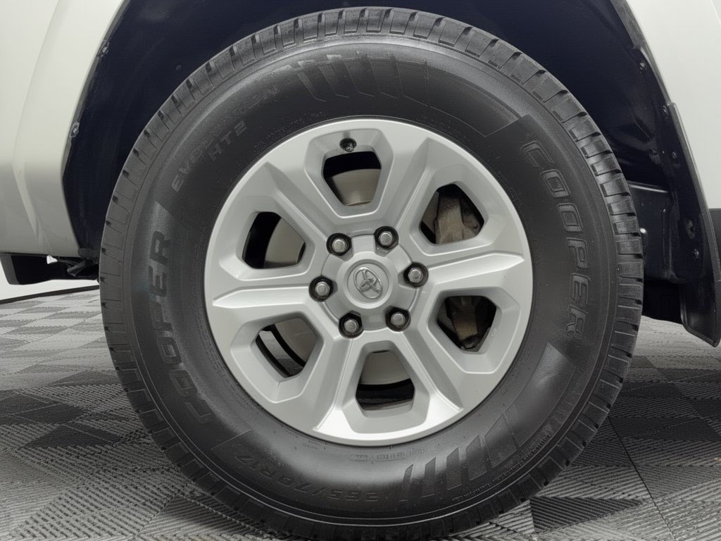 Used 2019 Toyota 4Runner SR5 AWD/4WD image 13