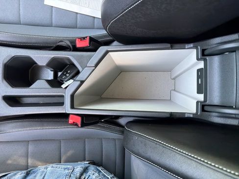 Used 2025 Volkswagen Jetta SE w/ Sunroof Package FWD image 27