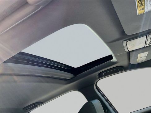 Used 2018 Honda CR-V Touring image 19