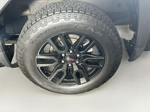 Used 2023 GMC Sierra 1500 Elevation AWD/4WD image 11