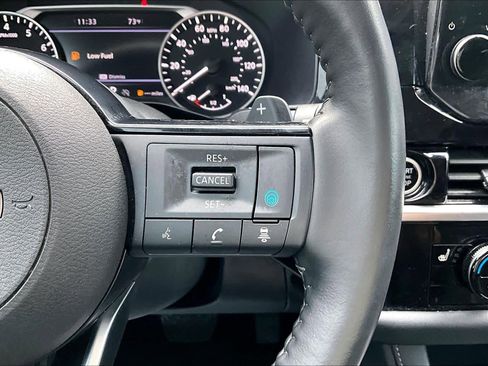 Used 2023 Nissan Pathfinder SL w/ Black Appearance Package image 22