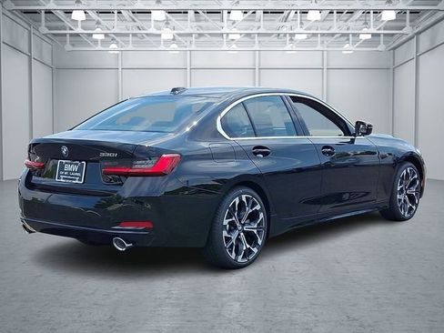 Certified 2025 BMW 330i xDrive Sedan w/ Convenience Package image 4