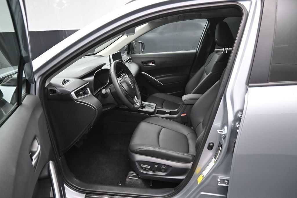 Certified 2026 Toyota Corolla Cross XLE AWD/4WD image 9