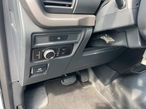 Used 2025 Ford F150 XL RWD image 26