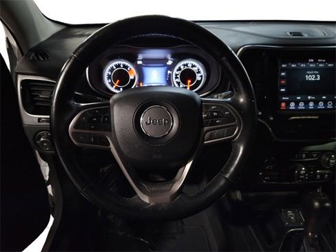 Used 2020 Jeep Cherokee Limited image 11