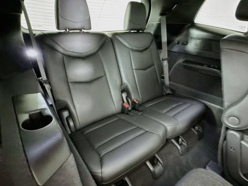 Used 2023 Cadillac XT6 Sport w/ Technology Package AWD/4WD image 30