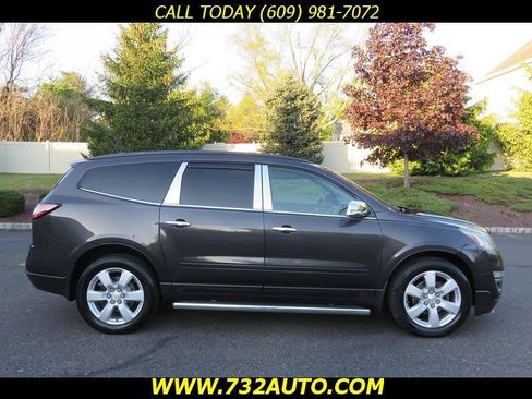 Used 2016 Chevrolet Traverse LT w/ Style and Technology Package AWD/4WD image 4