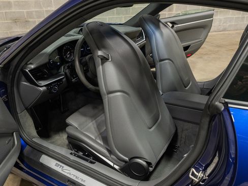 Used 2020 Porsche 911 Carrera w/ Premium Package image 38