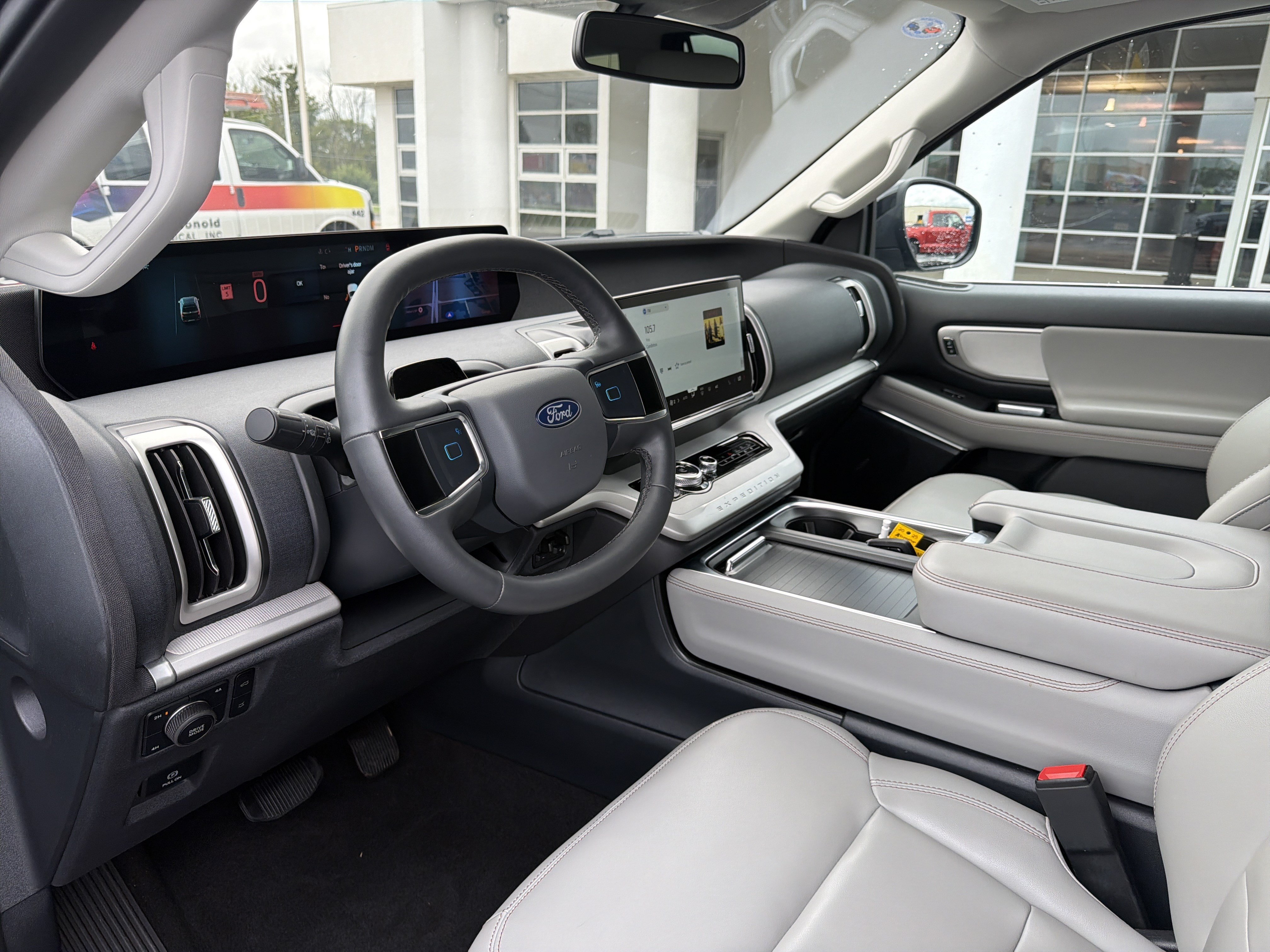 Certified 2025 Ford Expedition Active AWD/4WD image 30