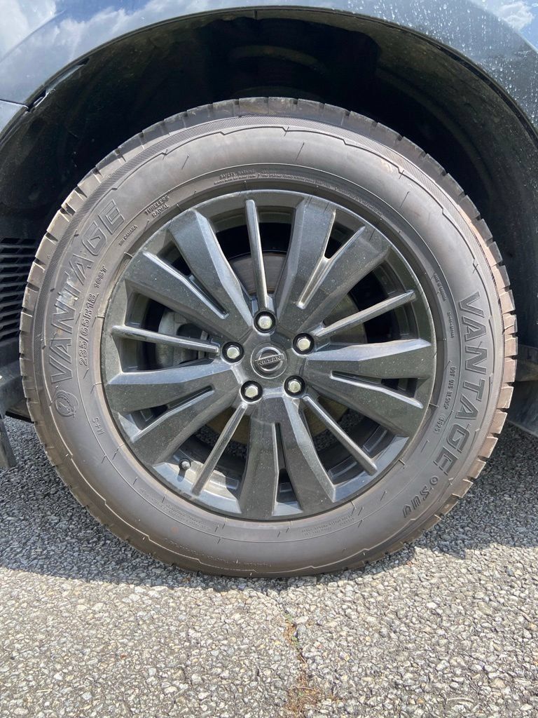 Used 2020 Nissan Pathfinder SV AWD/4WD image 9