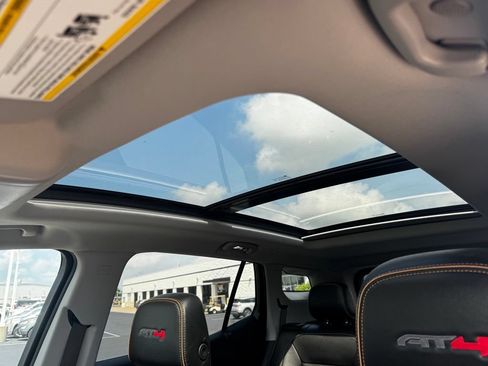 Used 2024 GMC Terrain AT4 AWD/4WD image 9