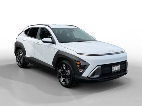 Certified 2025 Hyundai Kona SEL image 7