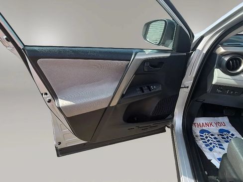 Used 2015 Toyota RAV4 LE FWD image 16