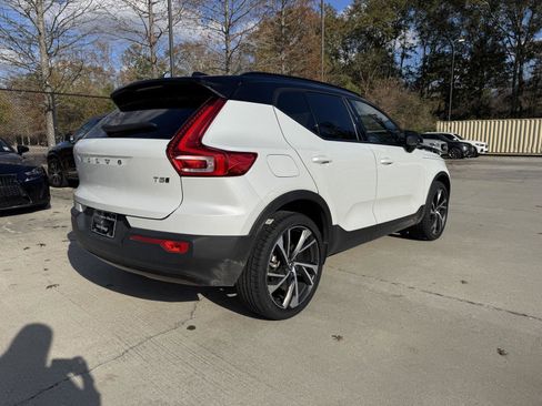 Used 2021 Volvo XC40 T5 R-Design w/ Advanced Package image 27