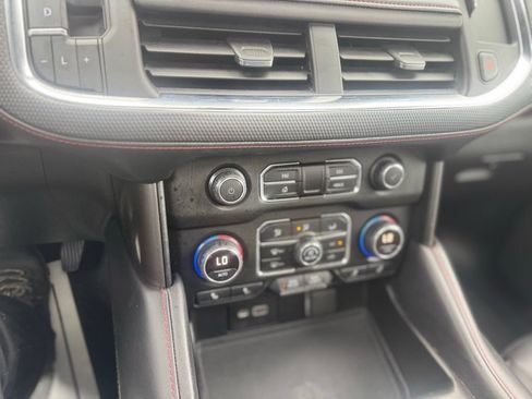 Used 2022 Chevrolet Suburban RST w/ Luxury Package AWD/4WD image 15