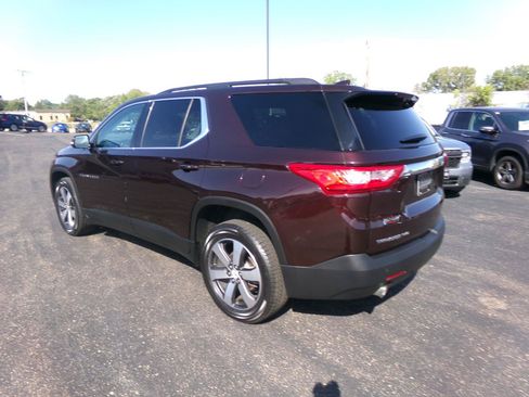 Used 2020 Chevrolet Traverse LT w/ LT Premium Package AWD/4WD image 8