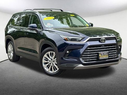 Used 2024 Toyota Grand Highlander AWD image 2