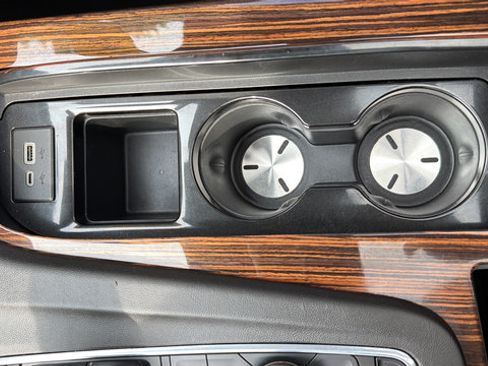 Used 2021 Cadillac Escalade ESV Premium Luxury AWD/4WD image 22