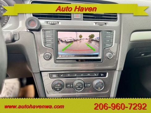 Used 2016 Volkswagen e-Golf SE image 12