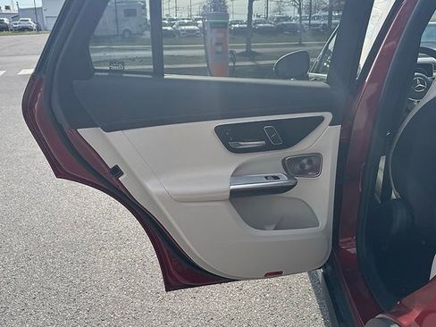 Used 2023 Mercedes-Benz GLC 300 4MATIC image 23