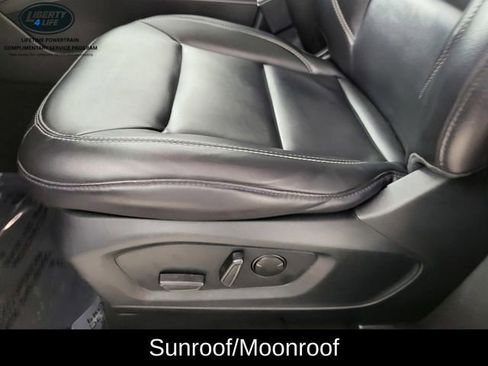 Used 2023 Ford Explorer XLT w/ Equipment Group 202A image 14