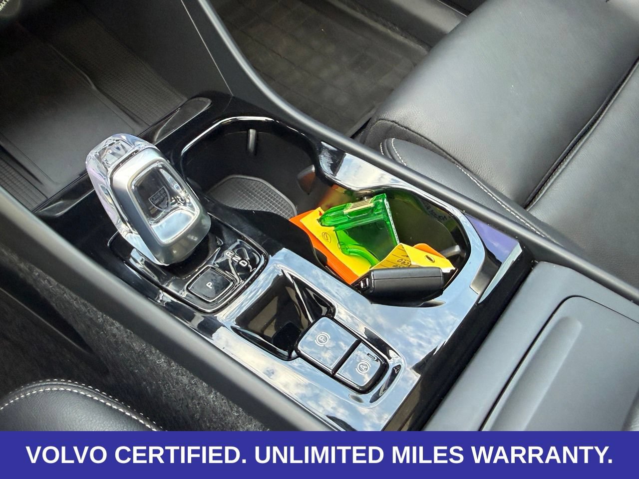 Certified 2026 Volvo XC40 B5 Plus AWD/4WD image 17