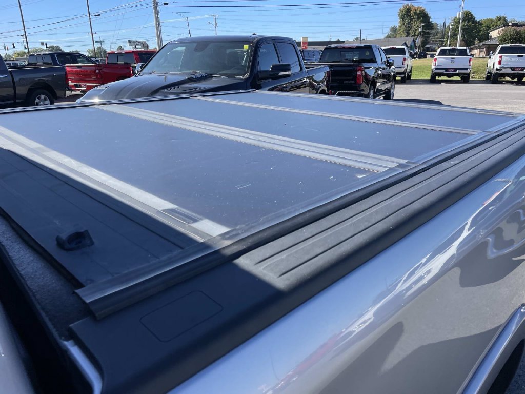 Used 2019 RAM 1500 Laramie AWD/4WD image 18