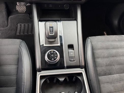 Used 2022 Mitsubishi Outlander SE image 24