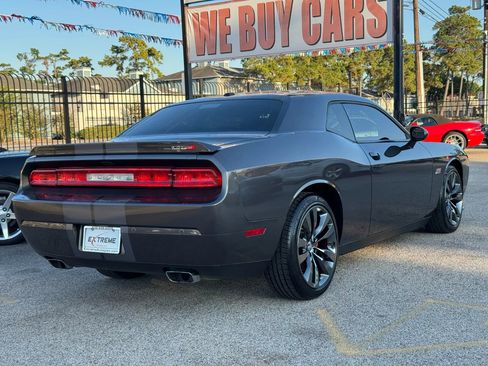 Used 2014 Dodge Challenger SRT8 w/ Harman/Kardon Audio Group image 9