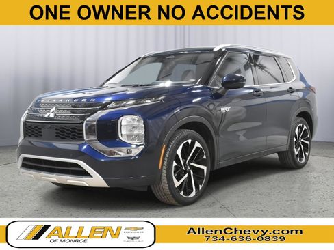 Used 2023 Mitsubishi Outlander SEL image 1