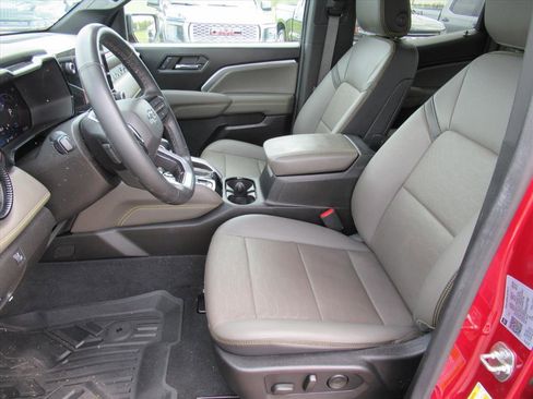 Used 2024 Chevrolet Colorado ZR2 w/ ZR2 Convenience Package III image 15