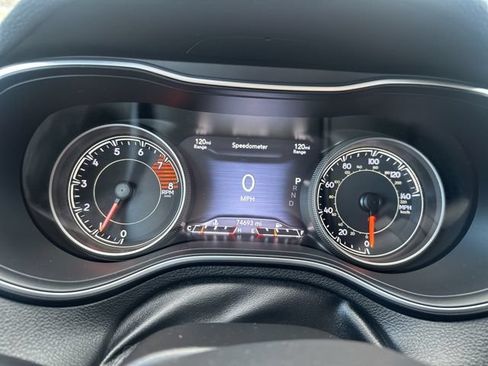 Used 2019 Jeep Cherokee Limited AWD/4WD image 24