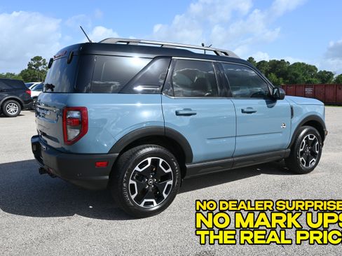 Used 2022 Ford Bronco Sport Outer Banks w/ Tech Package AWD/4WD image 2