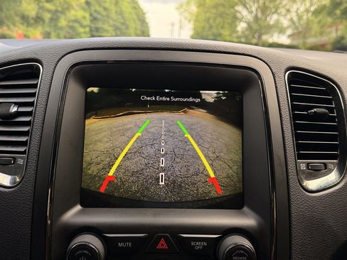 Used 2018 Dodge Durango SRT w/ Technology Group AWD/4WD image 34