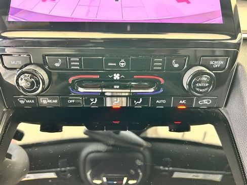 Used 2024 Jeep Grand Cherokee Limited image 40