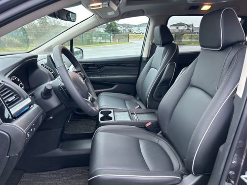 Certified 2026 Honda Odyssey Touring image 18