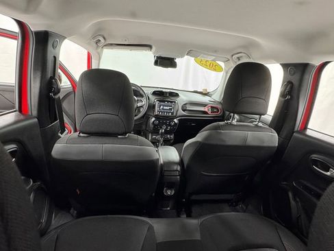 Used 2023 Jeep Renegade Trailhawk AWD/4WD image 17
