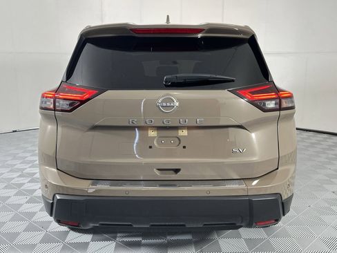 Certified 2024 Nissan Rogue SV image 7