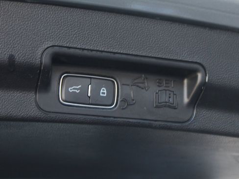 Used 2023 Ford Explorer XLT w/ Equipment Group 202A image 38