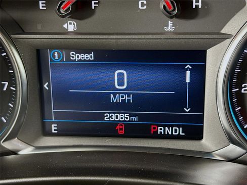 Used 2024 Chevrolet Equinox LT AWD/4WD image 2