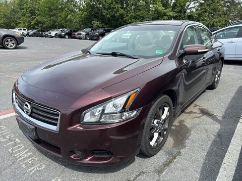 Used 2014 Nissan Maxima 3.5 S w/ Limited Edition Package FWD image 2