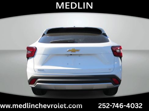 New 2026 Chevrolet Trax LT w/ LT Convenience Package FWD image 5
