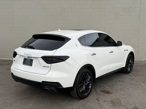 Used 2018 Maserati Levante AWD/4WD image 10