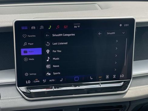 Used 2026 Volkswagen Tiguan SE w/ Panoramic Sunroof Package FWD image 10