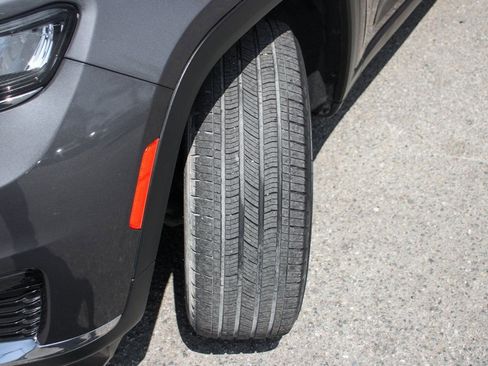 Used 2021 Jeep Grand Cherokee L Limited AWD/4WD image 45