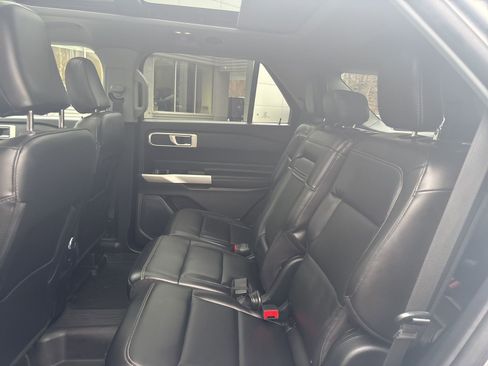 Used 2022 Ford Explorer XLT w/ Equipment Group 202A image 30