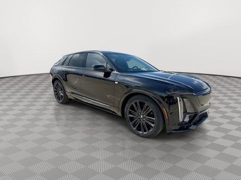 New 2026 Cadillac Lyriq V AWD/4WD image 2